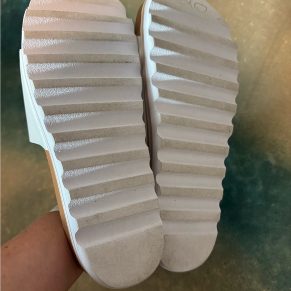 Slides - Picture 4 of 4